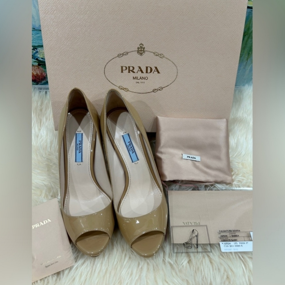 Prada Size 37 Patent leather heels